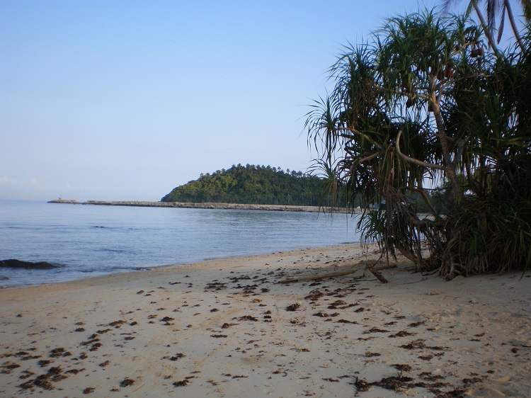 Taling Ngam house, nearby beach