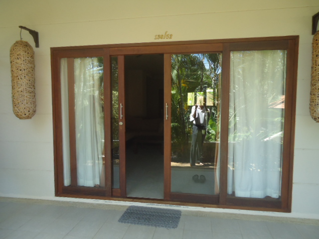 Baan Ton Mai entrance door
